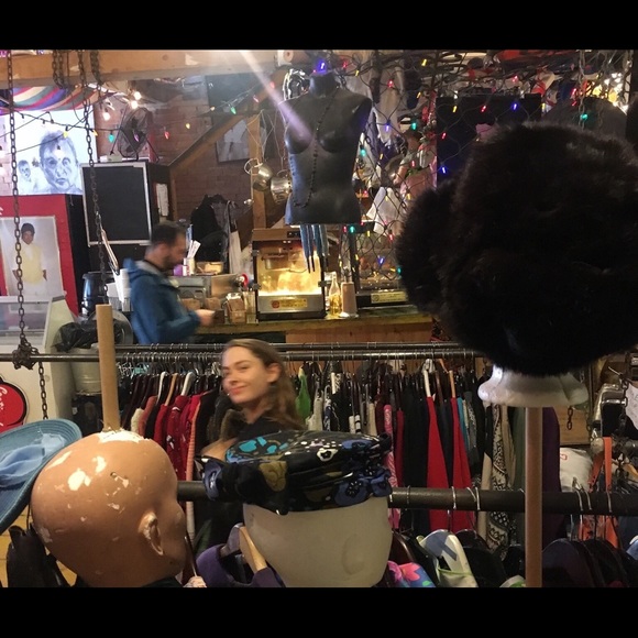 meet your posher ✨ - Picture 2 of 2